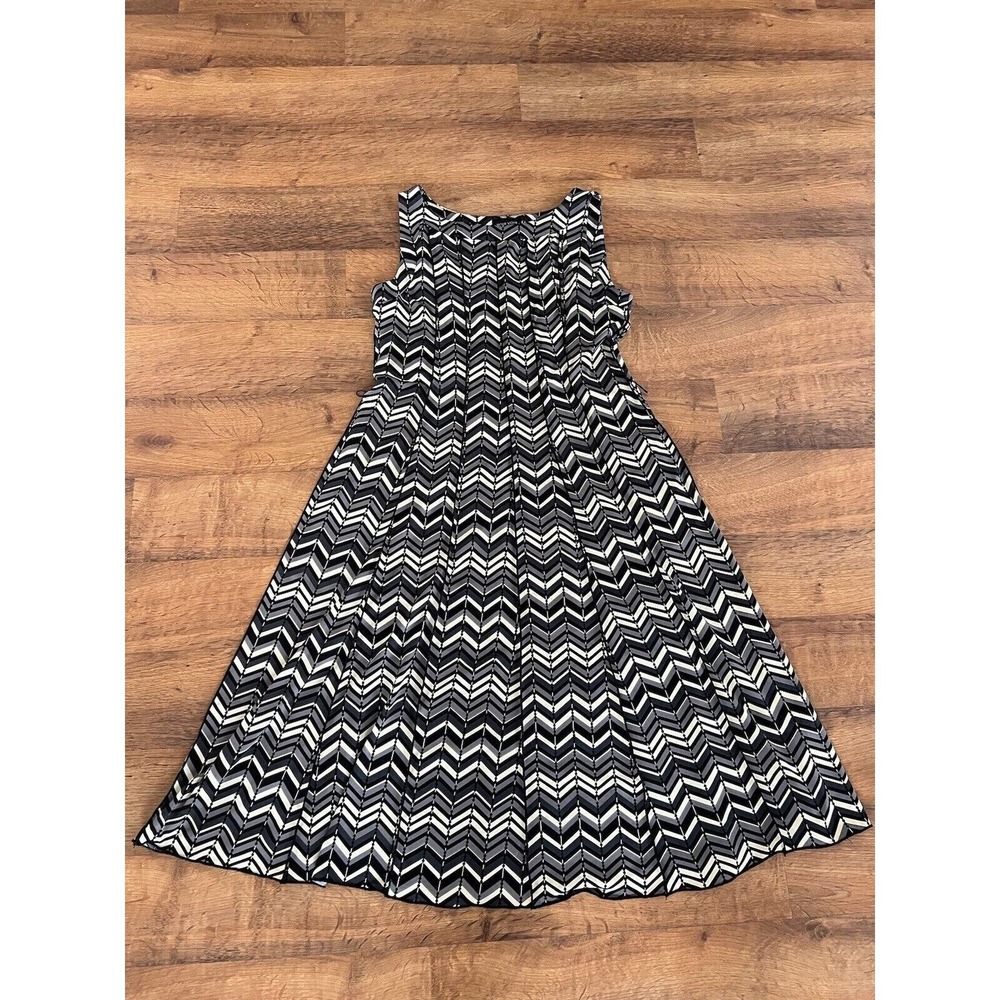 VOIR VOIR Geometric Chevron Sleeveless Midi Dress Women's Size 10 Black White - Picture 2 of 6